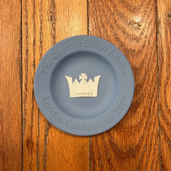 Vintage 70s Wedgwood Jasperware Elizabeth II Silver Jubilee Trinket Dish Plate - Picture 2 of 5